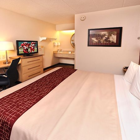 Red Roof Inn Wilkes-Barre Arena Екстер'єр фото