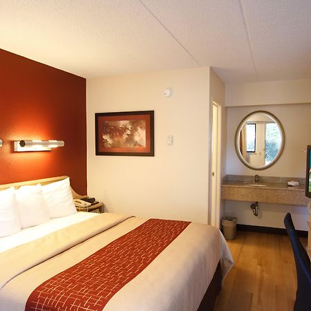 Red Roof Inn Wilkes-Barre Arena Екстер'єр фото