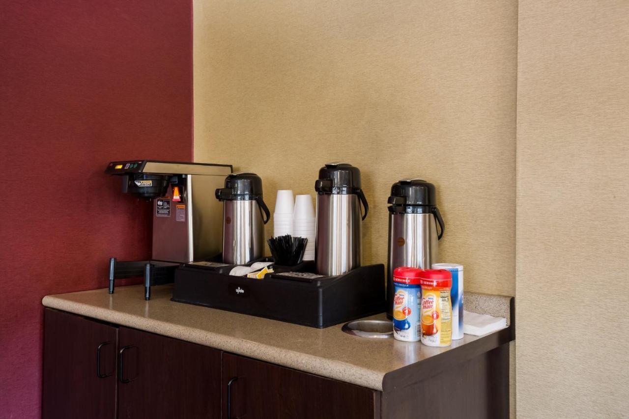 Red Roof Inn Wilkes-Barre Arena Екстер'єр фото