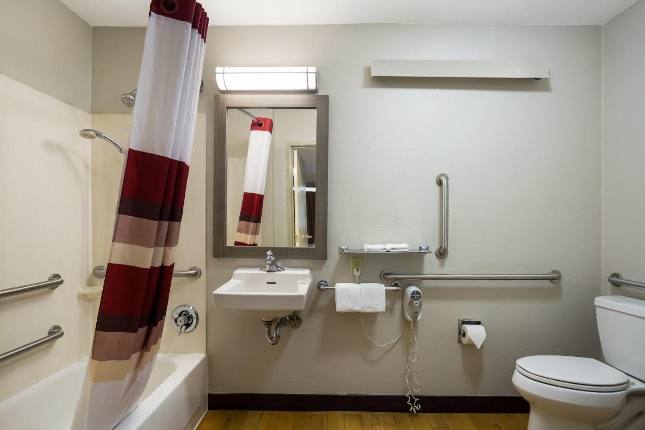Red Roof Inn Wilkes-Barre Arena Екстер'єр фото