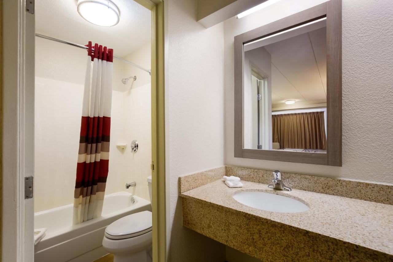 Red Roof Inn Wilkes-Barre Arena Екстер'єр фото